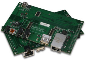Gumstix Overo Fire میکرو کامپیوتر به همراه نمایشگر / کارت حافظه / برد راه انداز و دو عدد دوربین قابل اتصال به برد